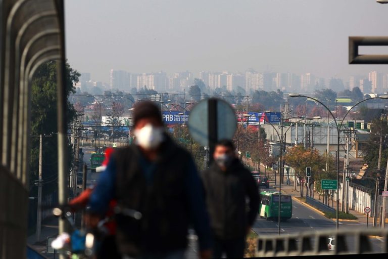 Decretan alerta ambiental para este miércoles en la RM: Revisa las restricciones