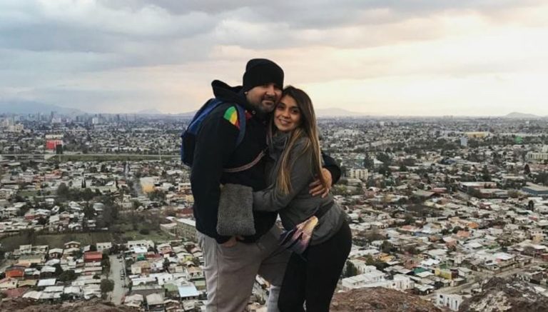 Mujer se contagio con COVID-19, el esposo hizo cuarentena, ella se recuperó y a él le negaron la licencia