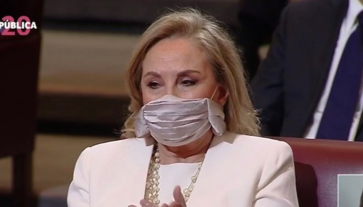 Mascarilla de Cecilia Morel dejó una serie de memes en redes sociales