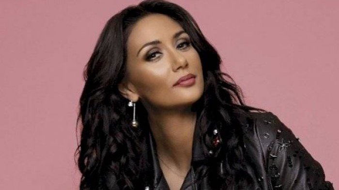 Le sienta bien la cuarentena: Pamela Díaz impactó con foto de su escultural físico