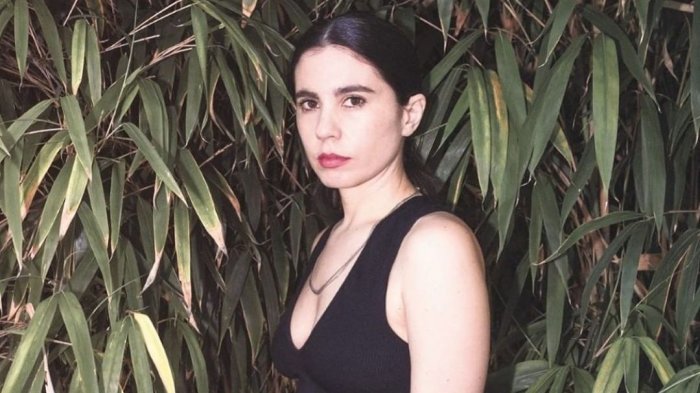 Show tipo café concert: Javiera Mena se adaptó a la nueva forma de hacer música en pandemia