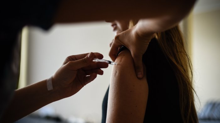 Ministro Paris y la vacuna contra el Covid-19: 