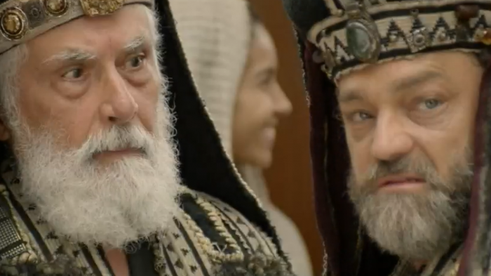 Próximo capítulo: Los fariseos tienen un plan para atrapar a Jesús