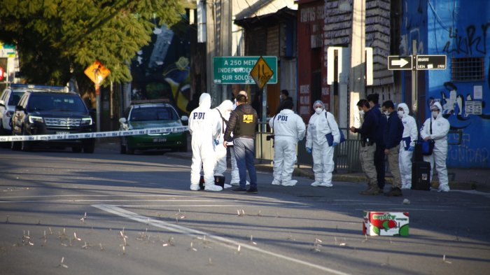 Carabinero resultó herido en balacera por intentar repeler asalto a banco en Conchalí