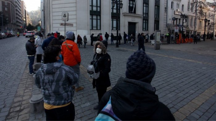 Largas filas en sucursal de AFP durante la previa de la promulgación del 10%