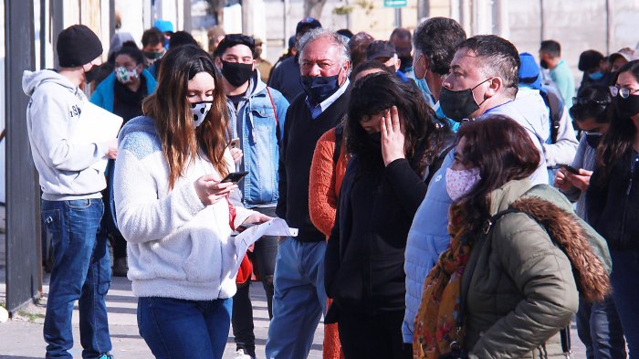 Aglomeraciones en todo el país: Largas filas en oficinas de AFP marcan el primer día del retiro del 10%