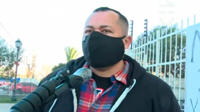 Vecinos de La Cisterna protestan ante amenaza de ser desalojados por deudas con inmobiliaria