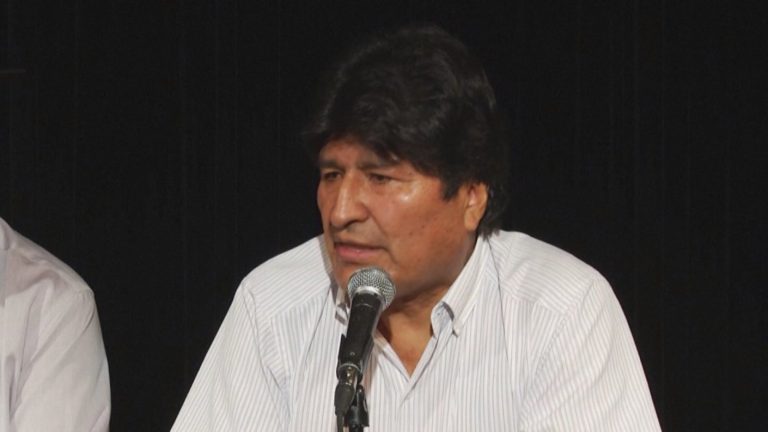 Evo Morales enfrenta acusación de terrorismo y emiten orden detención en su contra