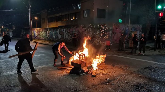 Caceroleos, protestas, barricadas y saqueos en todo el país a horas de votación en el Congreso
