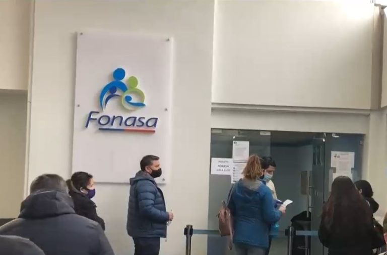 Fonasa denuncia a doctora por un presunto fraude que ascendería a los $6 mil millones
