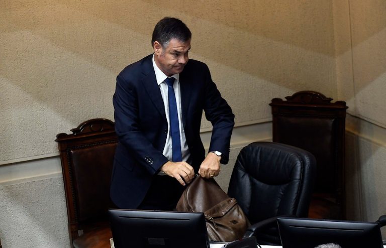 Fiscalía Oriente decidió formalizar a senador Ossandón por tráfico de influencias