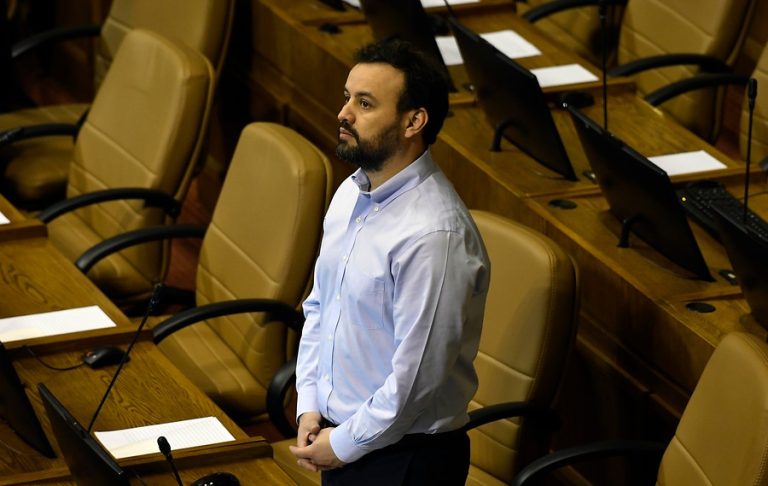 Diputado Bernales: “Lo que hizo el Gobierno fue tirarle un salvavidas a estos famosos papitos corazón