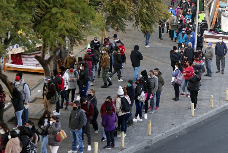 Largas filas en el Registro Civil: Martorell recalca que no se necesita la Clave Única para la Comisaría Virtual