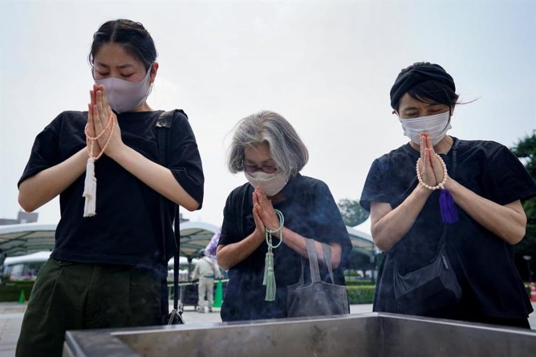 Hiroshima conmemora 75 años de la bomba atómica pidiendo al gobierno japonés que firme el tratado antinuclear
