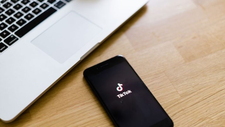 Donald Trump firmó decreto para prohibir TikTok en Estados Unidos en 45 días si no es vendida