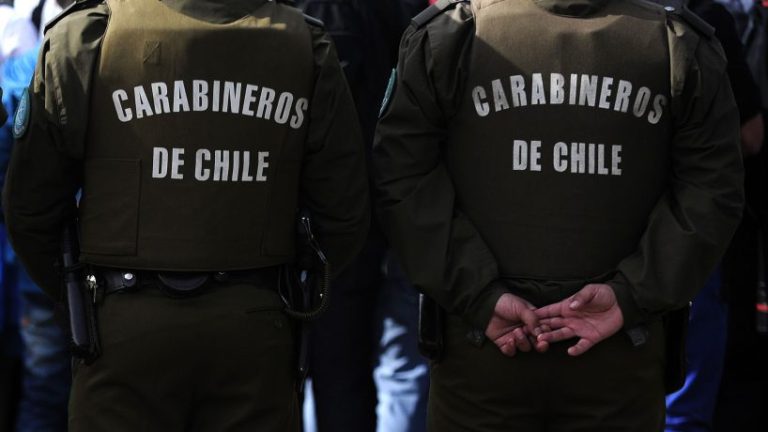 Detienen a 12 personas al interior de prostíbulo clandestino en Santiago: Había 4 clientes
