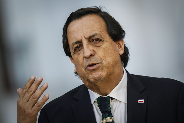 Gremio de camioneros tendrá reunión con ministro Víctor Pérez tras hechos de violencia en La Araucanía