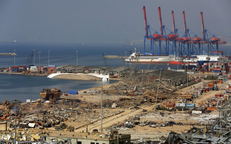 Tras explosión y protestas: Renunció el gobierno completo del Líbano