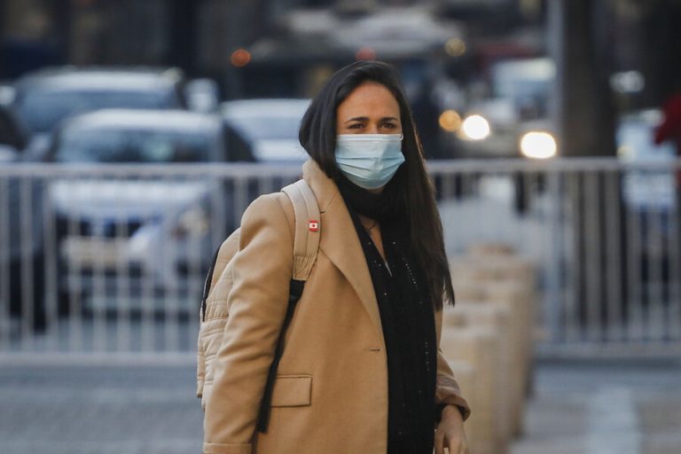 Subsecretaria Bown y permiso para menores: 