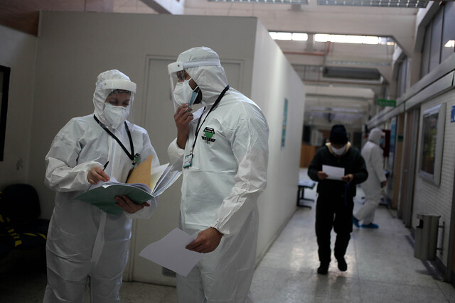 Médicos de residencias sanitarias con sueldos impagos niegan acuerdo con Seremi de Salud
