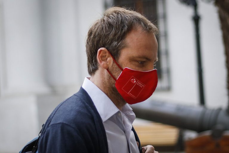 Zúñiga y opción de regreso a clases pese a no tener una vacuna: 