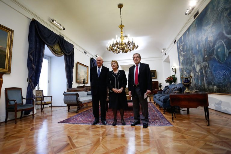 Fiscalía de Valparaíso investiga denuncia contra ex presidentes por malversación
