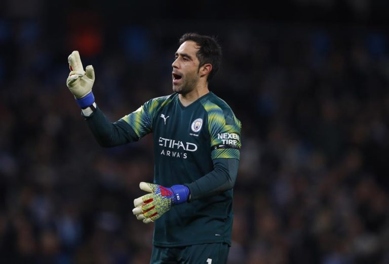Tras 61 partidos, el Manchester City se despide oficialmente de Bravo