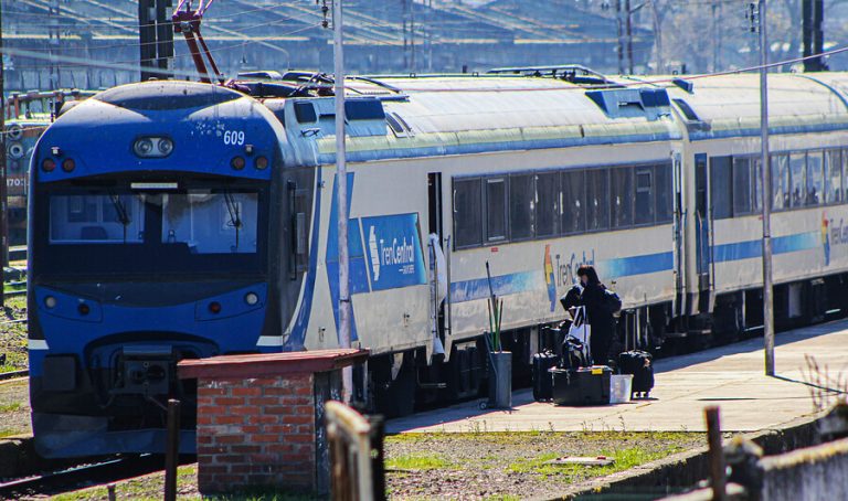 ¿Un tren que una a todo Chile? Expertos dicen que es 
