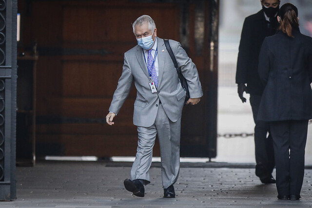 Ministro de Salud y vacuna contra el COVID-19:  Dice que será gratuita, pero no cree que deba ser obligatoria para todos