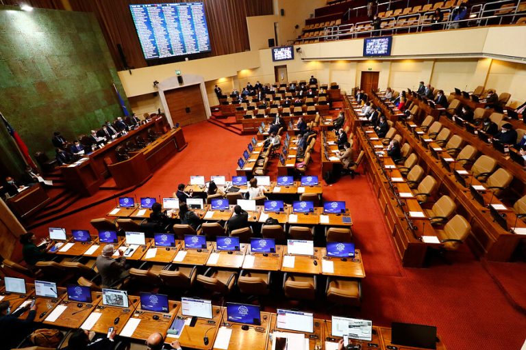 Senado despacha proyecto de ley que fija límite de gastos en el plebiscito