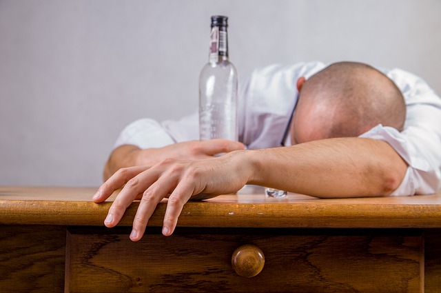 ¡Lo que muchos esperaban! Científicos identificaron un aminoácido que cura la resaca