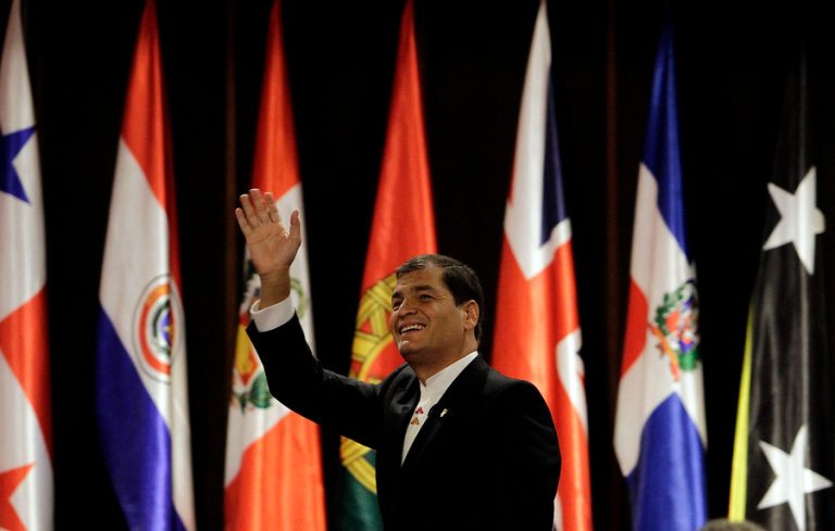 Rafael Correa es designado candidato a vicepresidente de Ecuador