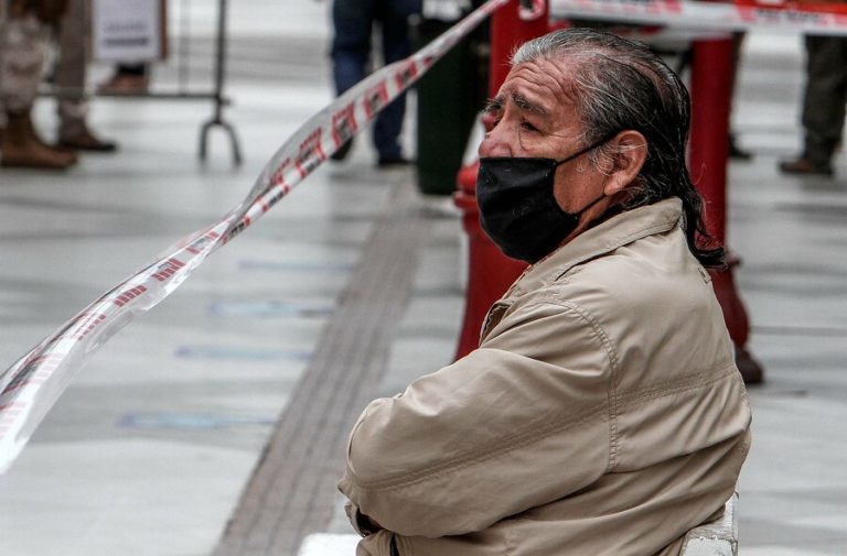 La mayoría debe seguir trabajando por necesidad: Ocupación de adultos mayores ha caído 30%