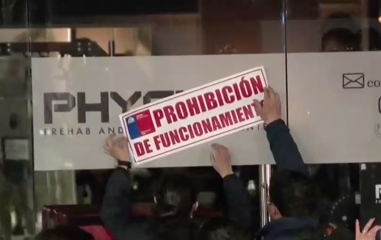 No pueden abrir en transición: Cierran gimnasio de Las Condes que funcionaba pese a restricciones sanitarias