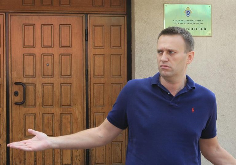 Hospital alemán que trata a opositor ruso Alexey Navalny dice que pruebas indican que fue envenenado