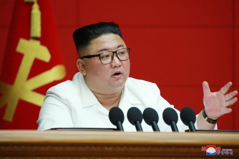 Difunden imágenes de Kim Jong Un ante rumores sobre supuesto estado de coma