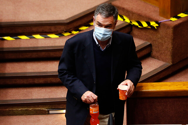 Formalizan a senador Ossandón por tráfico de influencias reiterado