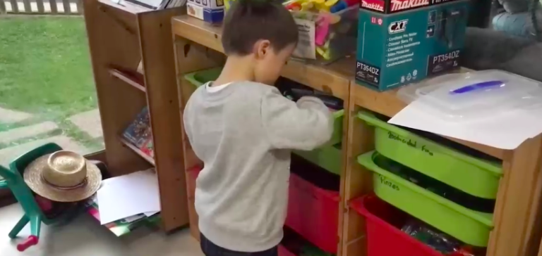 Tercera vez que postula el mismo colegio: Familia acusa discriminación contra niño con síndrome de Down