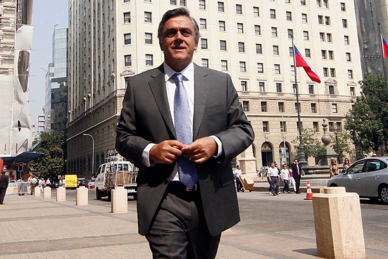 Longueira regresa a la política y afirma que votará Apruebo en el plebiscito