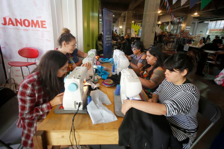 Lanzan 20 cursos gratuitos para emprendedoras: Revisa cómo postular