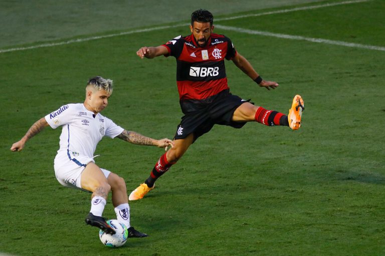 Flamengo: Huaso Isla debutó con una amarilla por falta a Soteldo