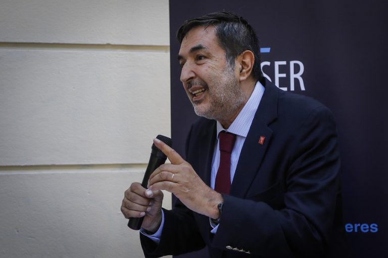 “Si hay voluntad, hay tiempo”: Servel no descarta que personas con coronavirus puedan votar en el plebiscito