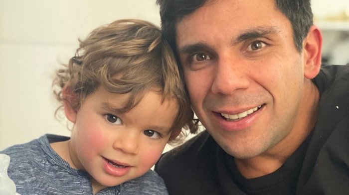 Una torta de zapatos: Hijo de Juan Pablo Queraltó volvió loco a su padre y a las redes sociales con sus travesuras