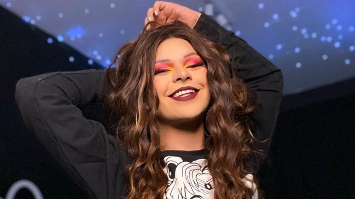 ¿Cómo entrevistar a una persona no binaria? David Montoya lo respondió en CHV en Casa