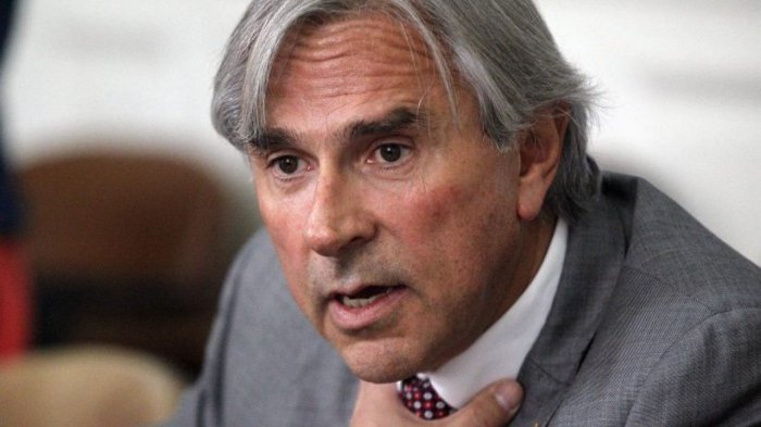 “La gente no lo va a pagar”: Senador Iván Moreira ante los créditos blandos del Gobierno para la clase media