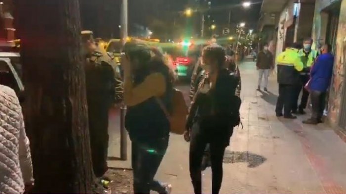 Detienen a nueve extranjeros por fiesta clandestina realizada dentro de bodega en Santiago