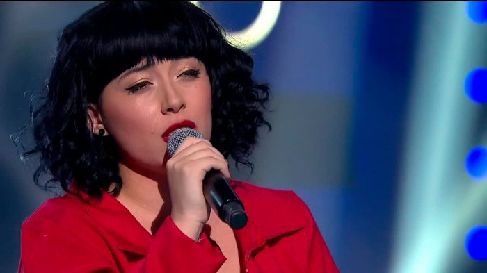 ¡Imperdible! Imitadora de Mon Laferte realizará concierto online como tributo a la cantante