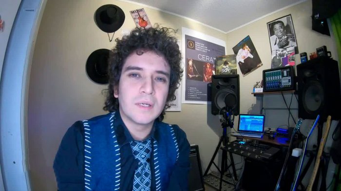 Alejandro Riquelme, el imitador de Gustavo Cerati en la primera temporada de Yo Soy: 