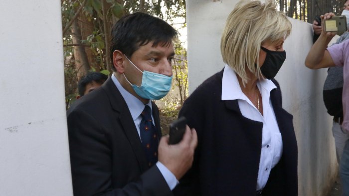 Malos tratos y forcejeo de abogado: Denuncias cruzadas entre Raquel Argandoña y Gendarmería