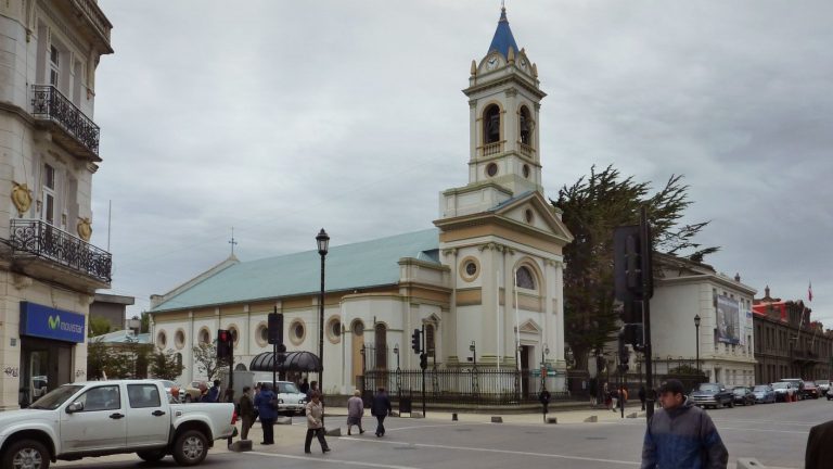 Informe Epidemiológico: Punta Arenas, Arica y Antofagasta son las comunas con más casos activos